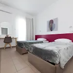 Delfini Szálloda Pátra
