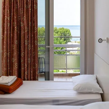 Delfini Hotel 2*