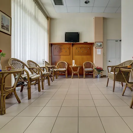 Delfini 2* باترا