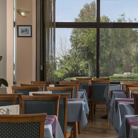 فندق Delfini باترا