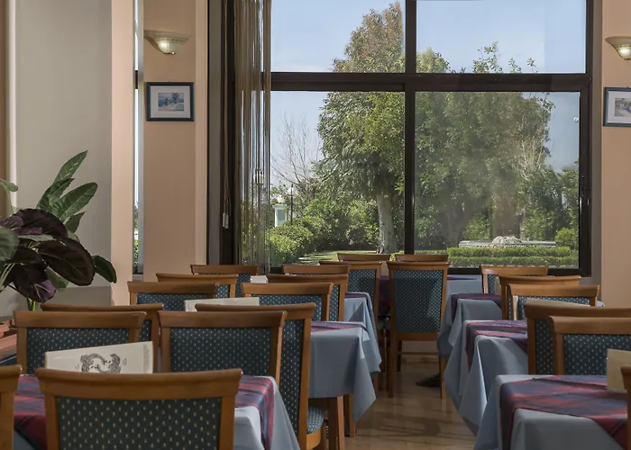 Hotel Delfini Patras