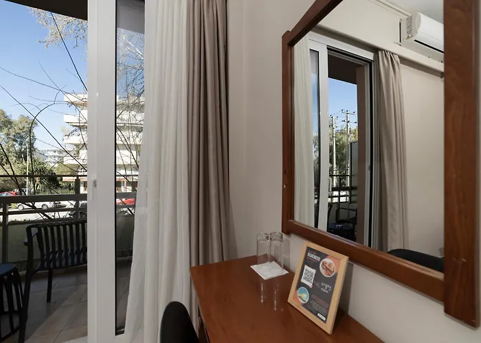 Delfini Hotel Patras